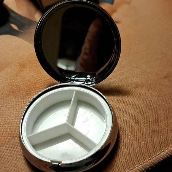 Cat pill box/ BUNDLE ONLY 2or more items - Picture 4 of 4